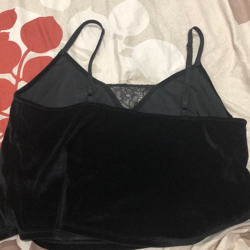 VELVET TOP 🖤 - Picture 4 of 4